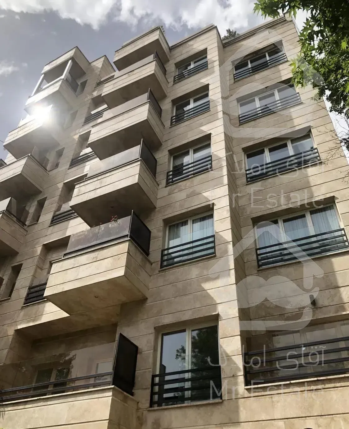 ۲۱۵ متر - باغ فردوس