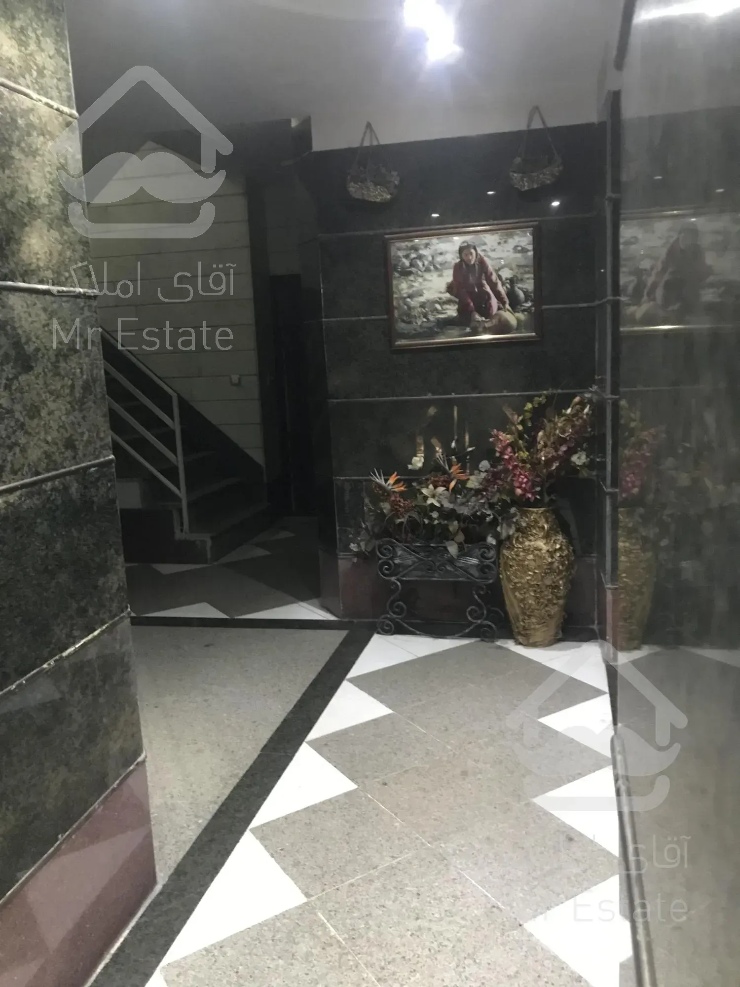 ۱۱۰ متر گلستانها/رهن کامل/فول/پارکینگ حیاط