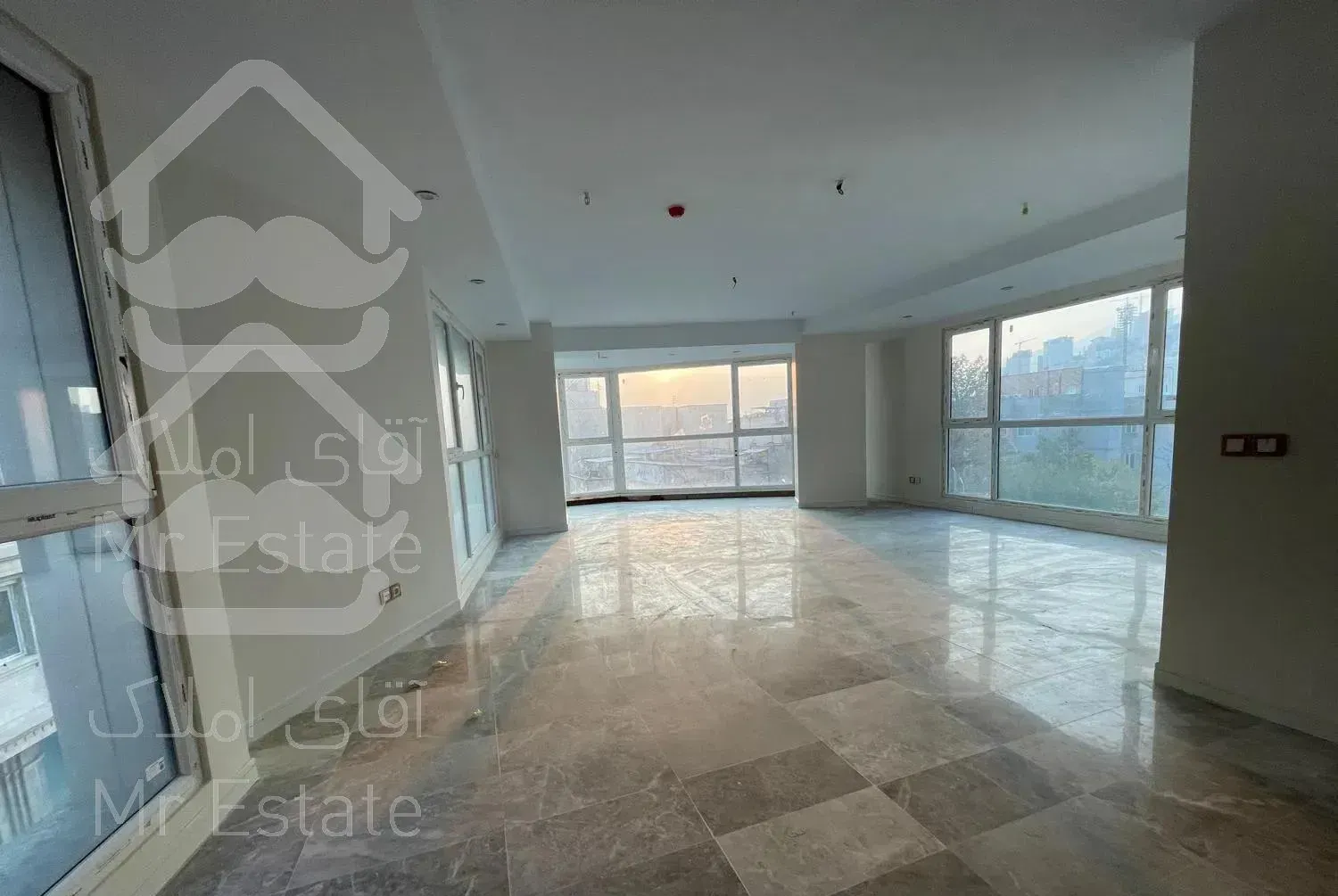 فروش واحد اداری ۱۴۵ متری/موقعیت اداری/جماران