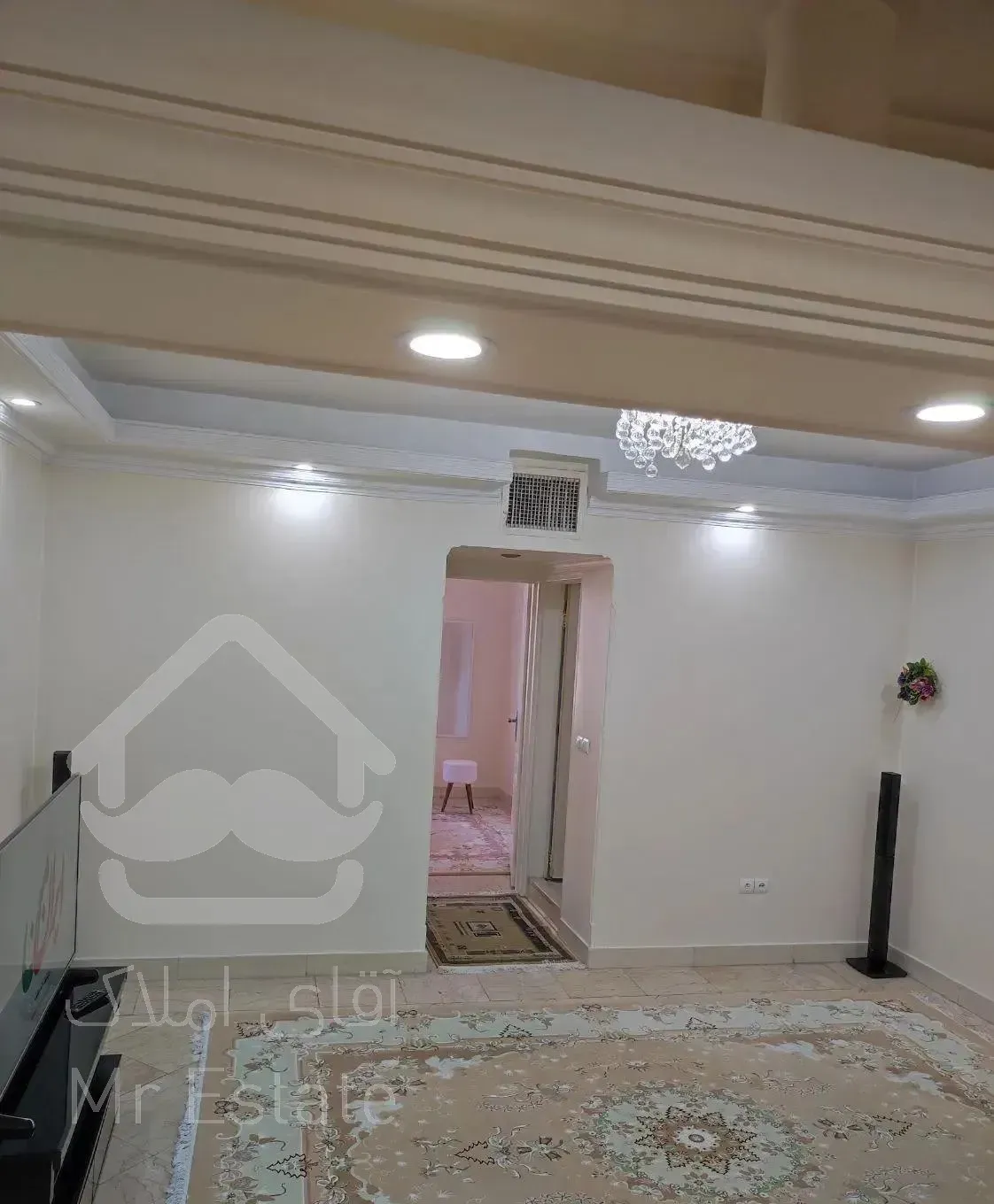 آپارتمان ۵۳ متری با پارکینگ