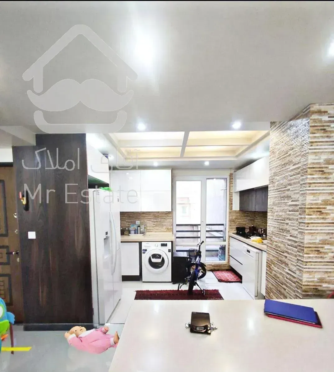 ۱۴۷متر افتخاری/نوساز/روف گاردن