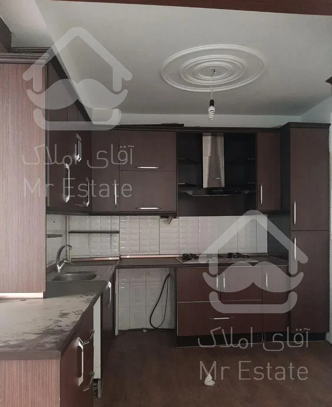 فلکه چهارم تهرانپارس ۸۲متر۲خواب طبقه دوم