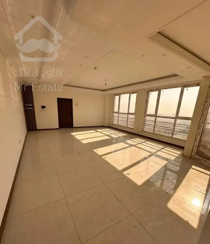 ۱۰۴متر/نوساز/سالن پرده خور/روبه آفتاب/۲تاتراس