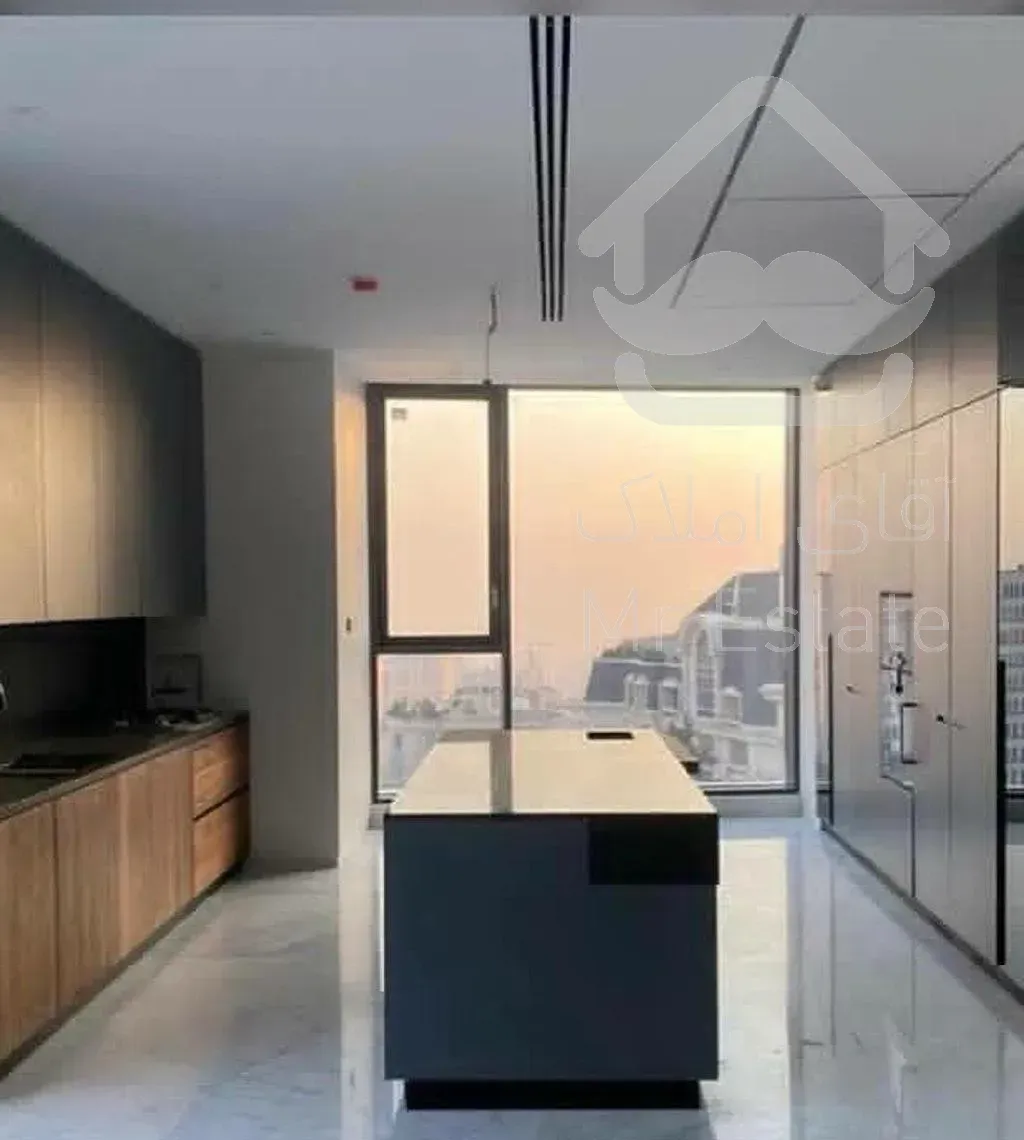 ۲۳۰ متر بر فراز ابرها طبقه ۱۴ بهمراه ۷۰ متر تراس