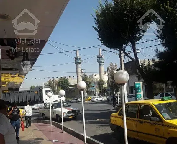 آپارتمان دارای سه اتاق و یک حال و یک پذیرایی زیبا