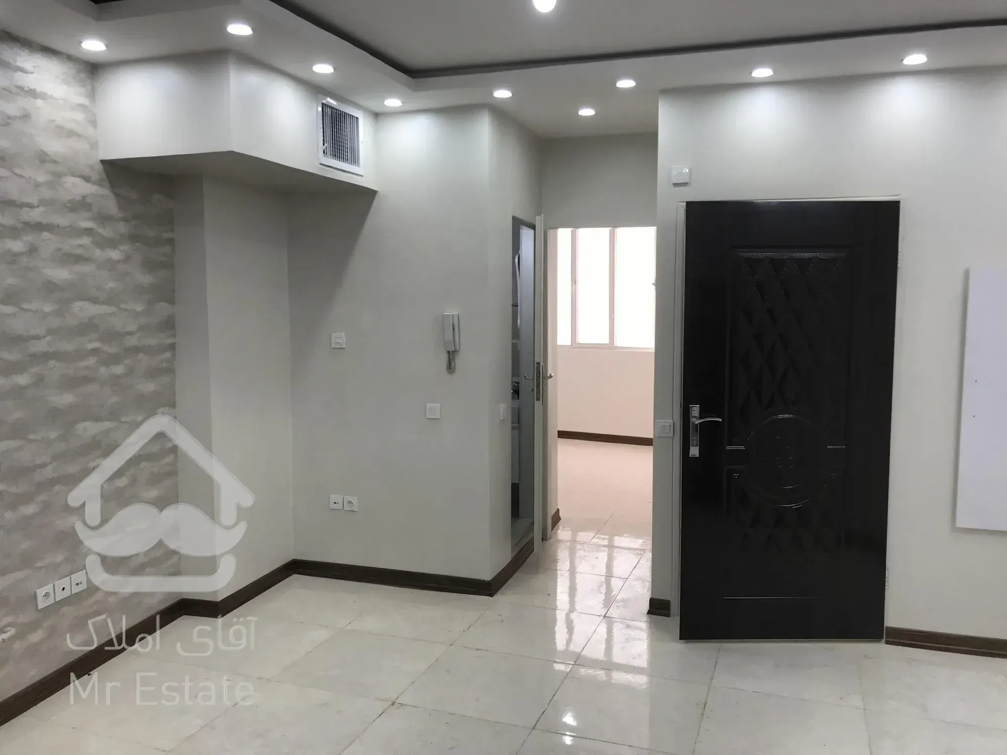 ۴۳متر/خوش نقشه/اسانسور/نزدیک خیابان ولیعصر