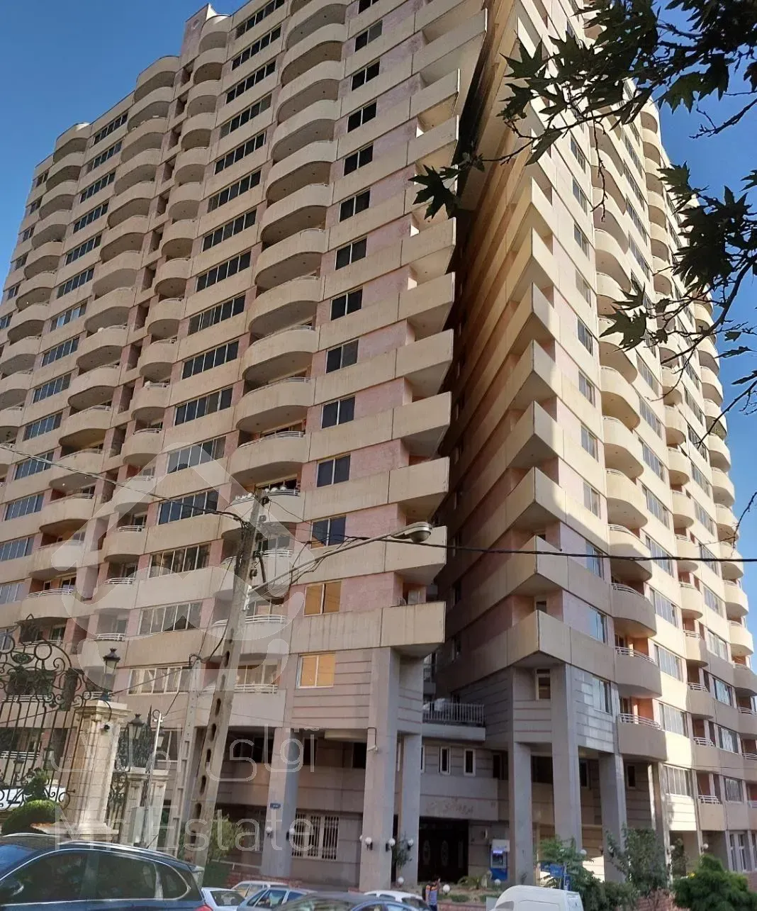 آپارتمان طبقه ۱۶ برج دو قلوی مسکونی پزشکان