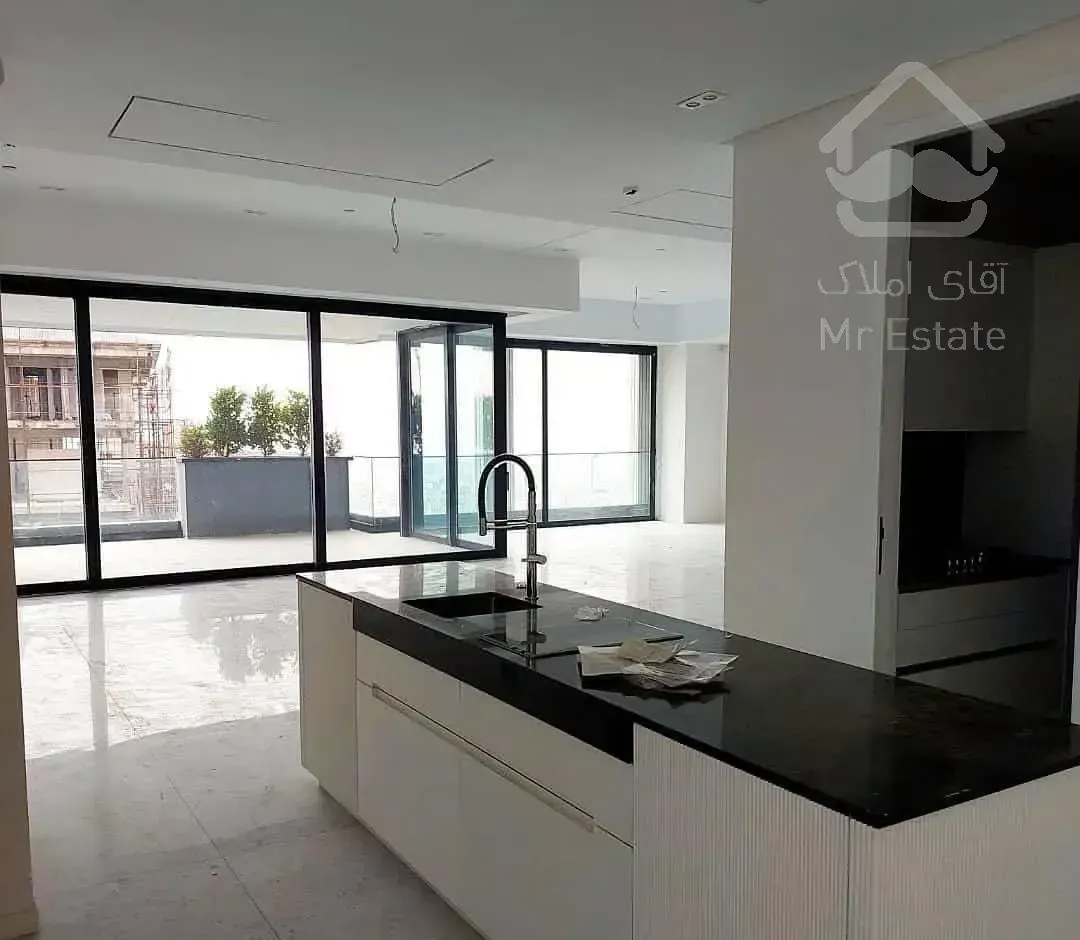 فرمانیه شرقی/ ۳۹۰ متر / ۴ پارکینگ / کلید نخورده