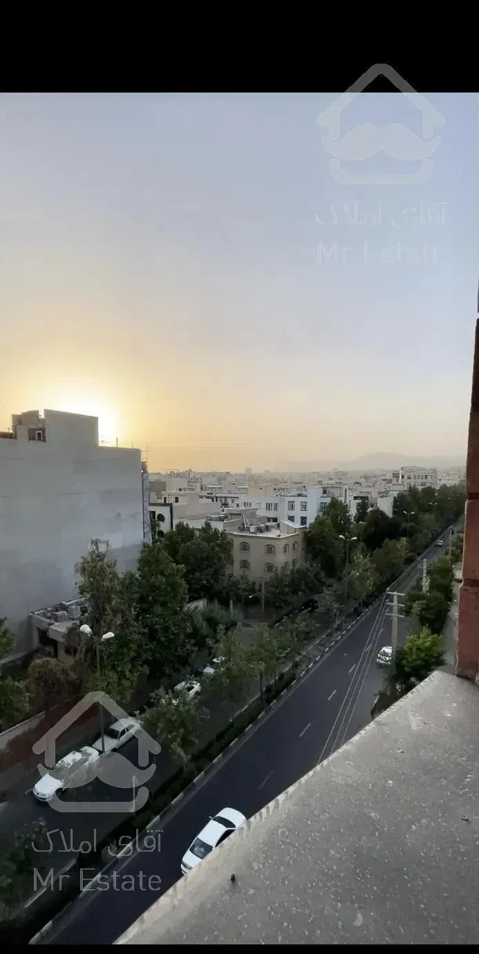 جهانشهر ۱۴۰ متری ۳خواب طبقه اخر