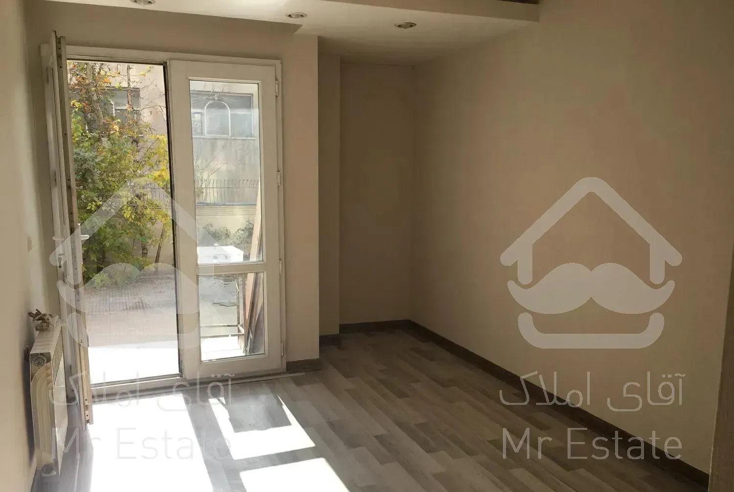 آپارتمان ١٢٠متری دروس/٢خ/١٠٠متر حیاط اختصاصی