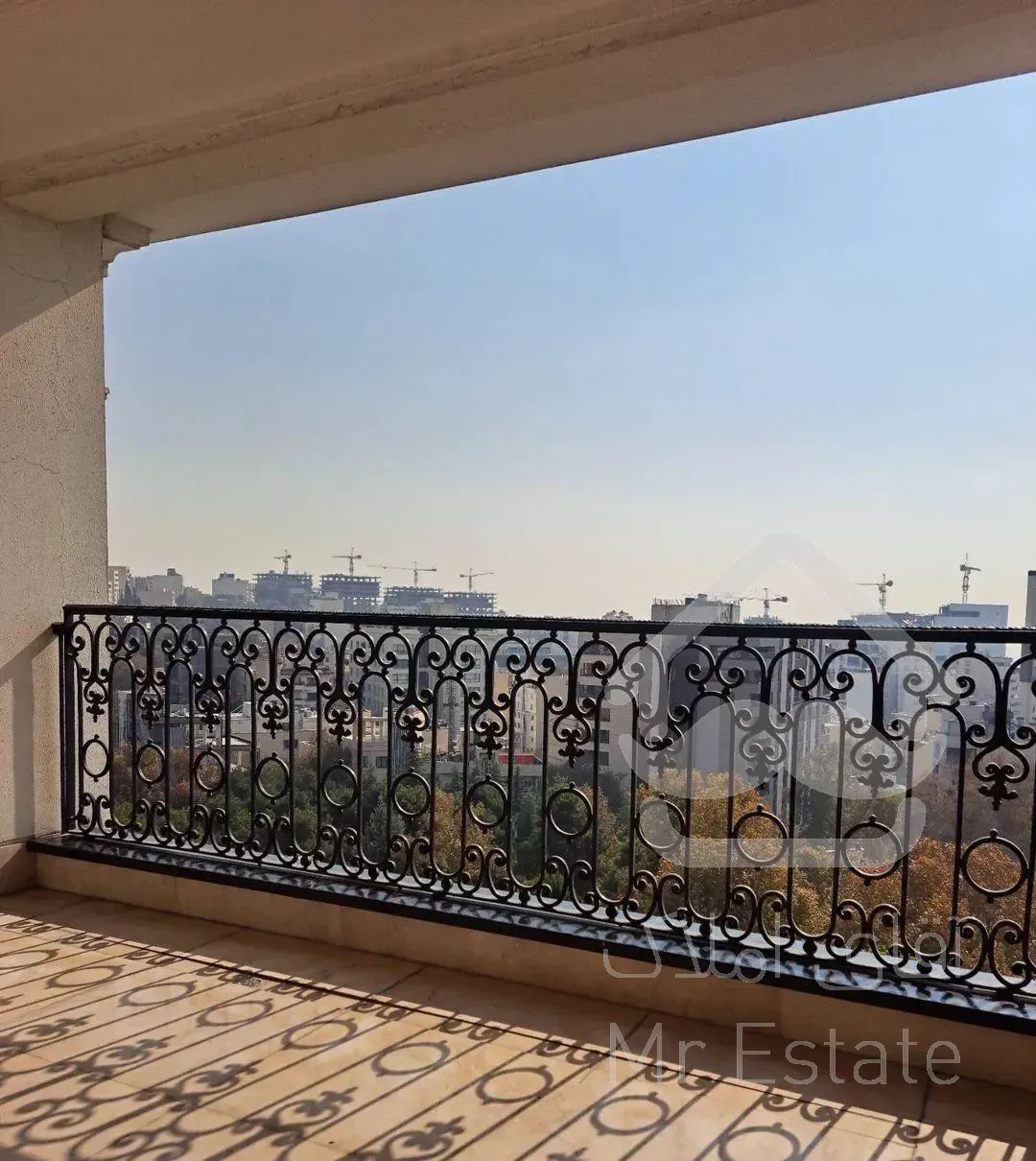 فرمانیه ۳۱۰متر تکواحدی ۴پارکینگ تاپ لوکیشن