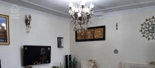 ۴۹ متر / آسانسور دار / روبروی مترو شهرک شریعتی