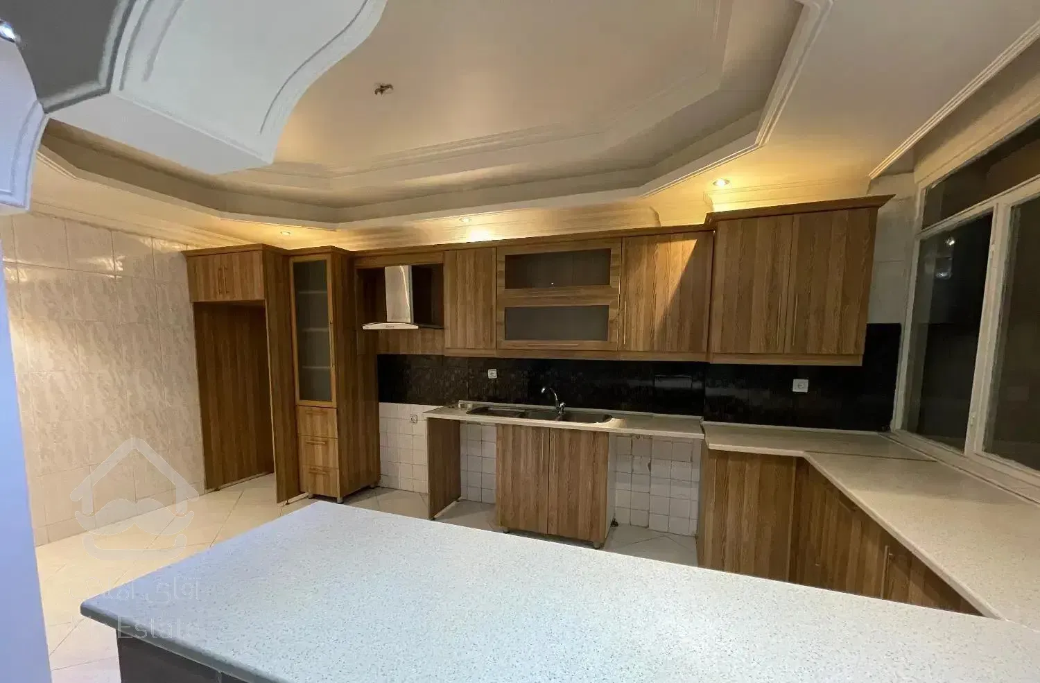 ظفر ۱۴۰ متر ۳ خواب تک واحد