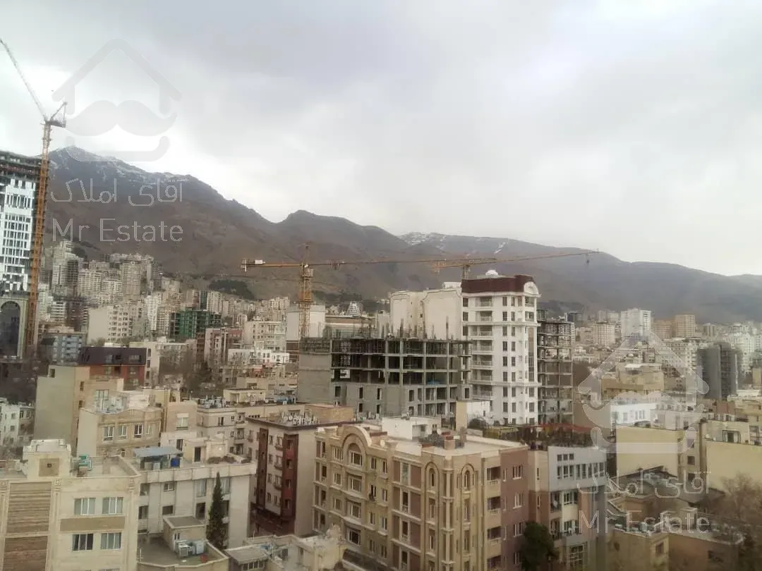 نياوران پنت هاوس ٣١٠ متر ٤ طرف نور و ويو بدون مشرف