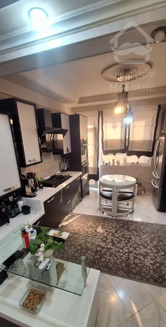 ۱۳۳ متر/فول امکانات/رو به آفتاب/تاپ لوکیشن