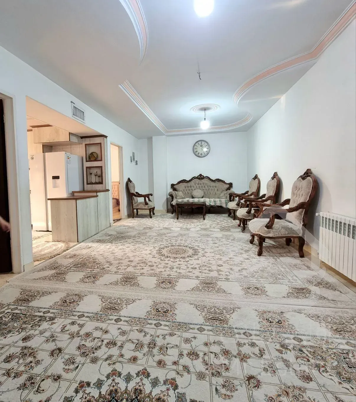 75 متر ( دو قدمی خیابان اصلی )