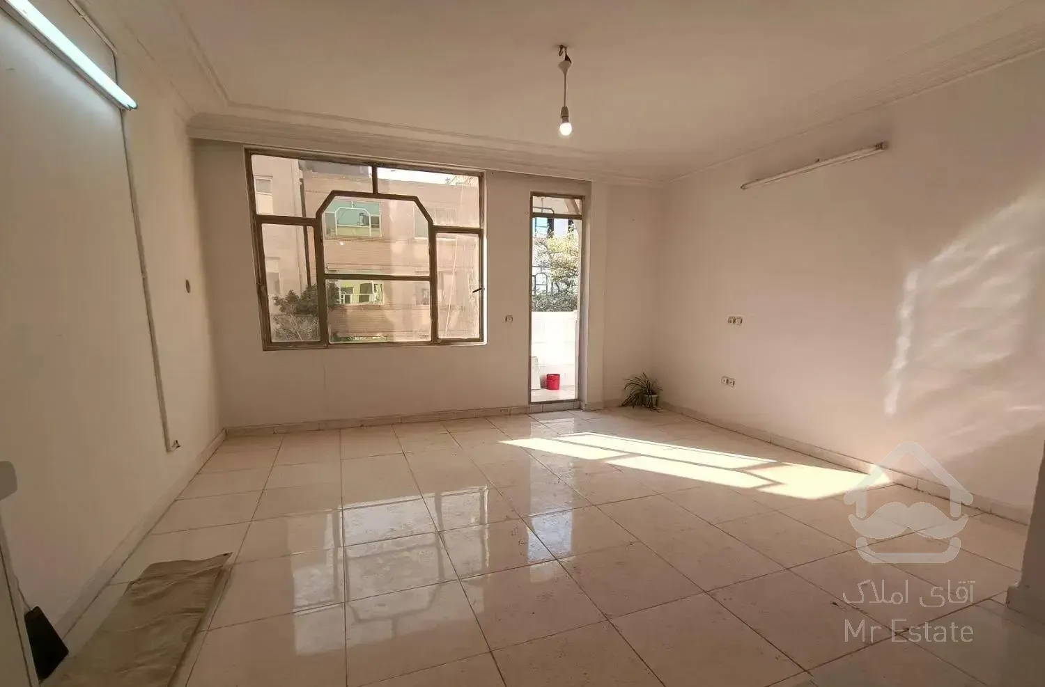 آپارتمان ۷۲ متری/ابتدای اندیشه/شخصی سنددار/طبقه ۲