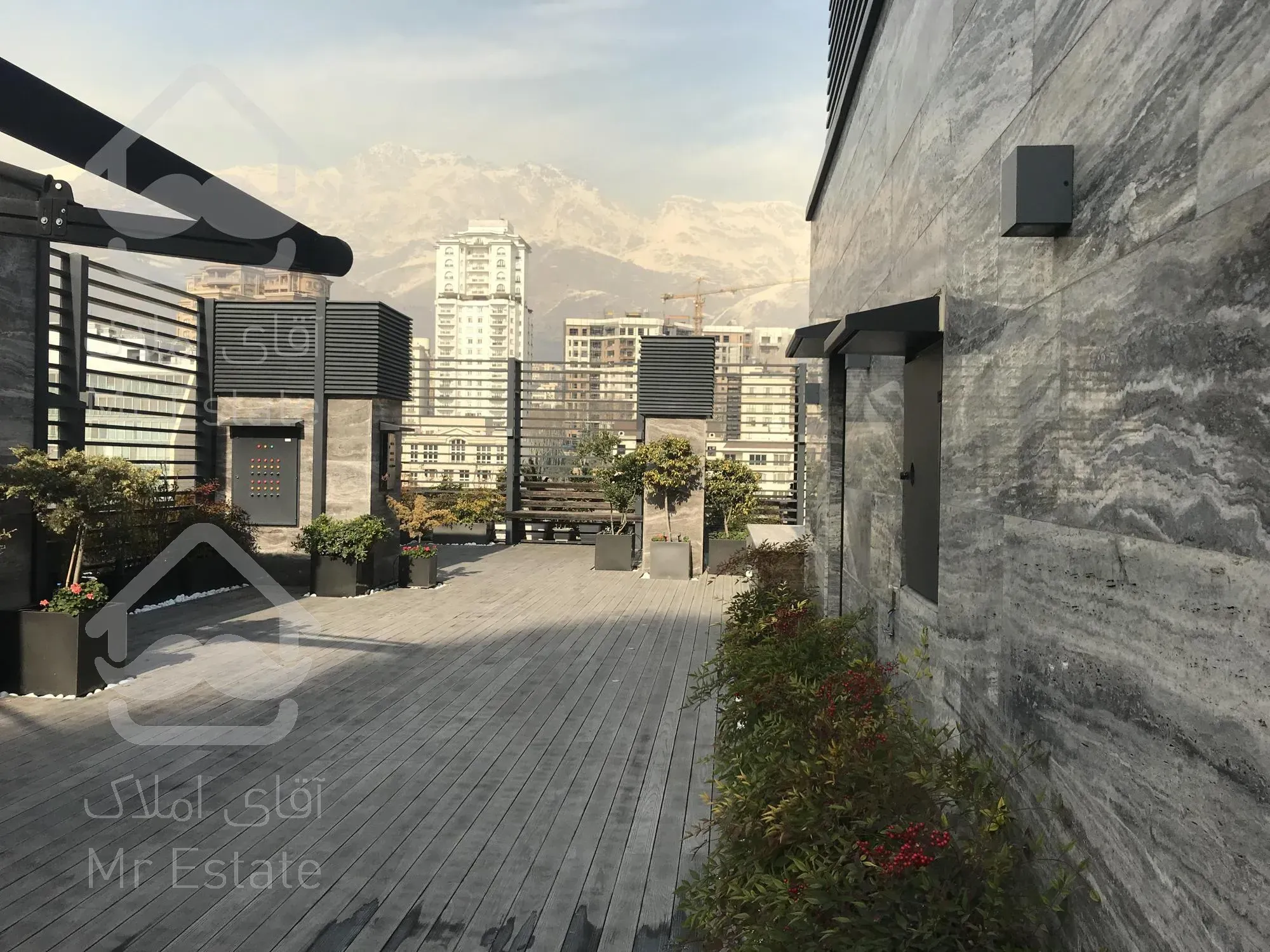 آپارتمان ۳۲۰ متری مدرن کامرانیه شمالی