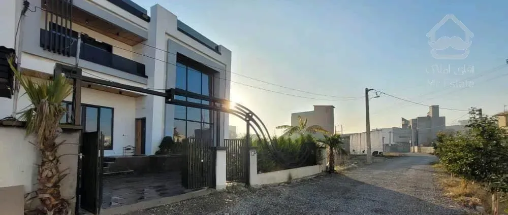 ویلا استخردار ۳۵۰ متری ۴ خوابه ساحلی محمودآباد