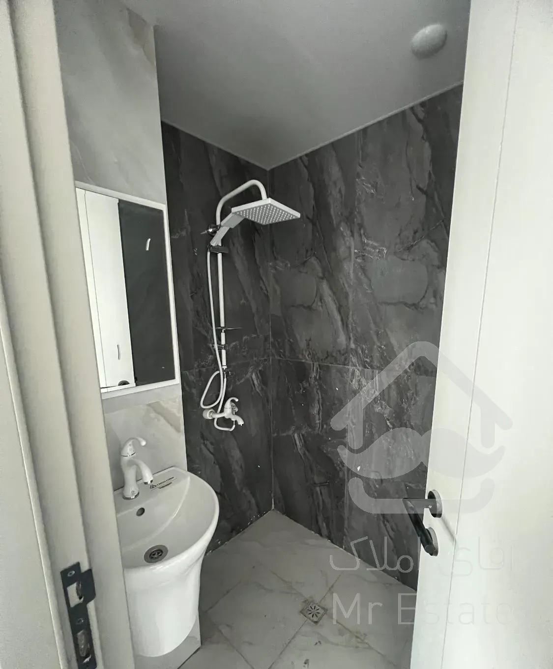 فروش پنت هاوس ۳۰۰ متری در رادیو دریا تهاتر