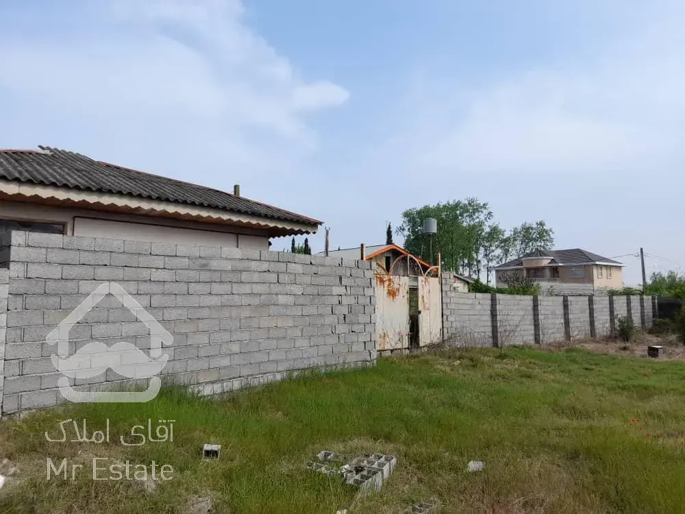 زمین مسکونی محصور شده دارای سند