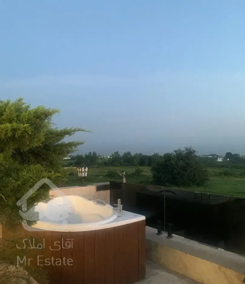 فروش خانه ویلایی ۳۳۵ متری ۳ خوابه دارای روف وجکوزی