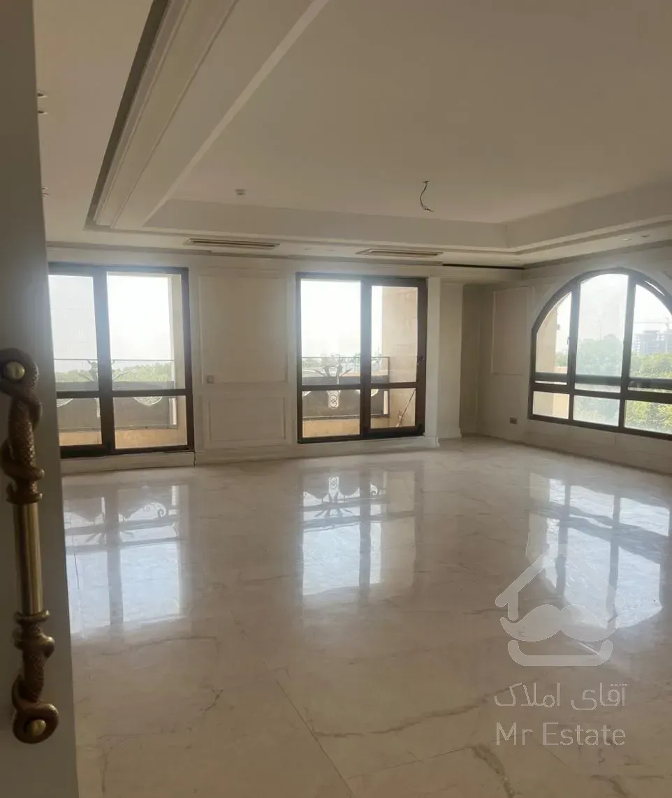 فروش آپارتمان ۲۸۵ متری ۳ خوابه در نیاوران