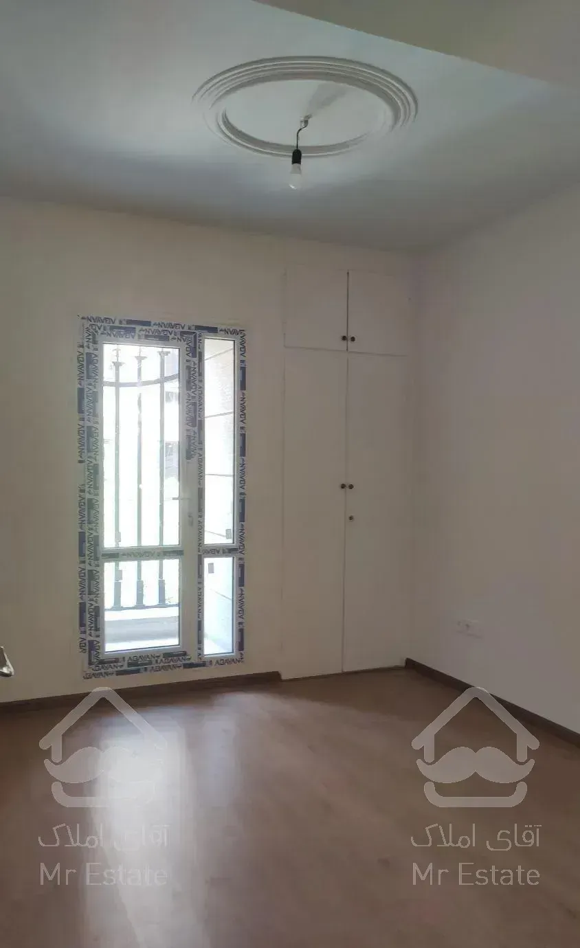 ١۰٦ متر مسکونی بین وزرا و ولیعصر