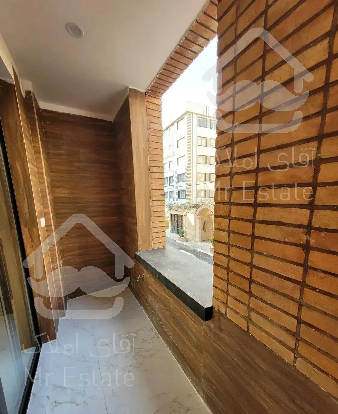 آپادانا / نیلوفر ۹۲ متر دو خوابه نوساز  شیک