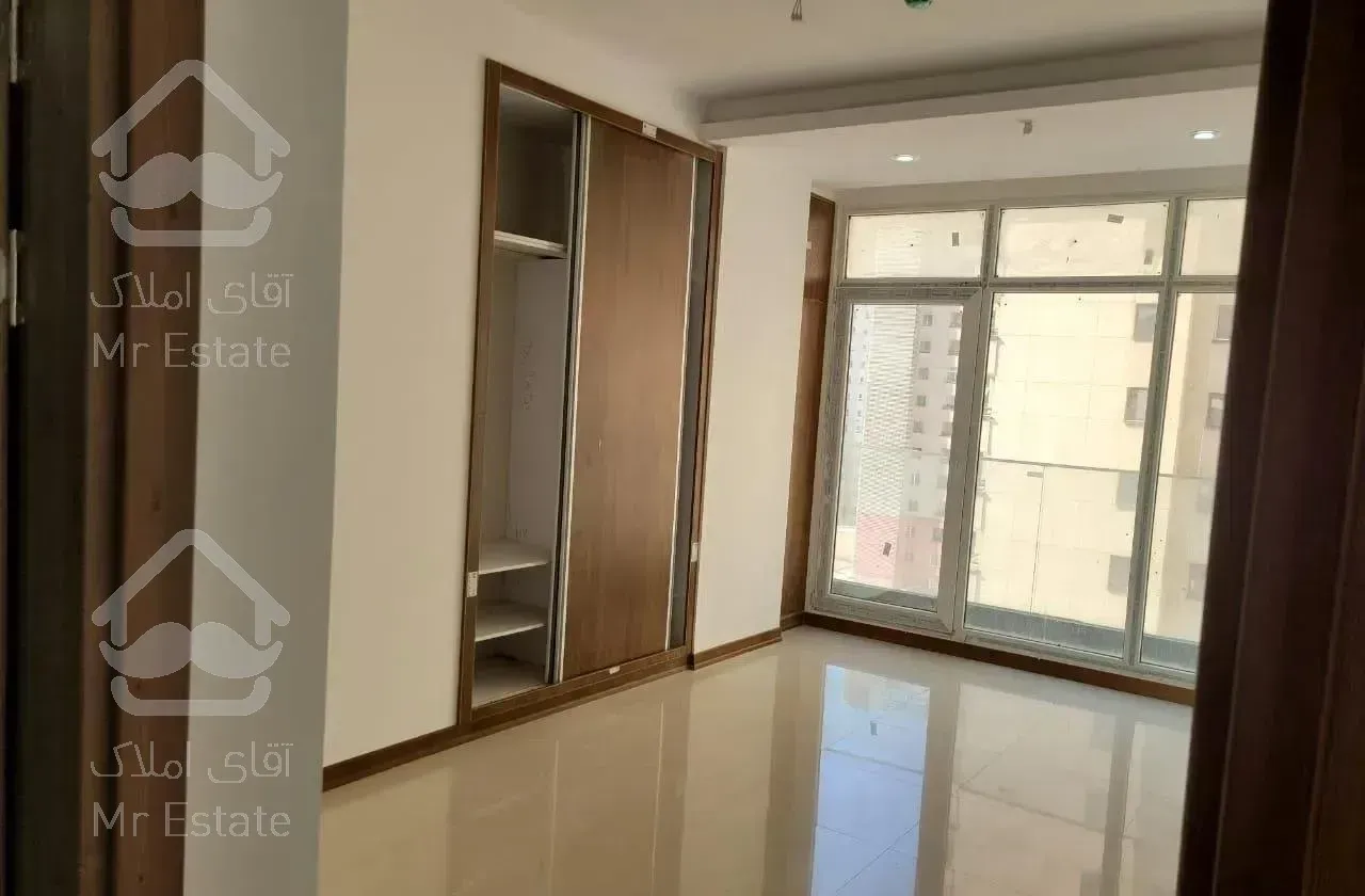 برج مجلل دریاچه/۱۵۸ متر/۳خواب /کلید نخورده