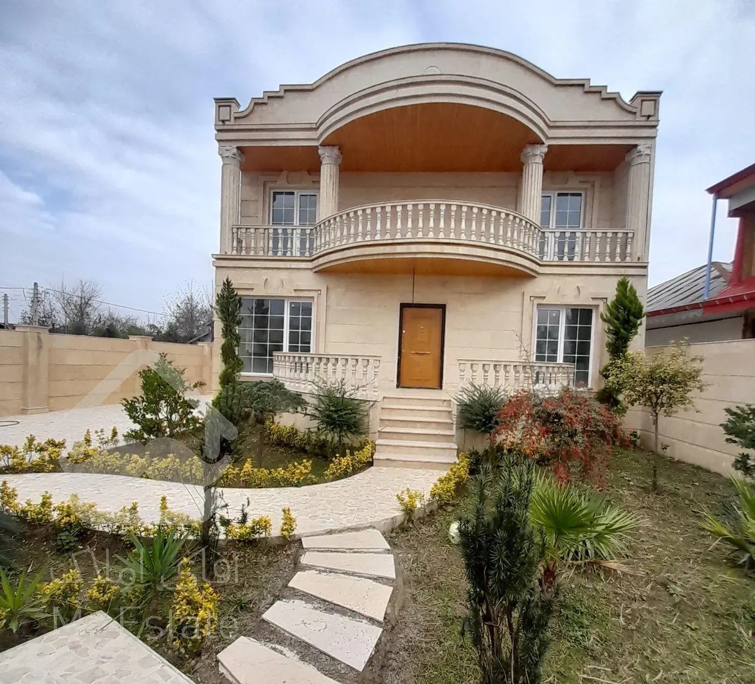 فروش ویلای (( ۳۳۸ )) متری در فومن با سند تک برگ