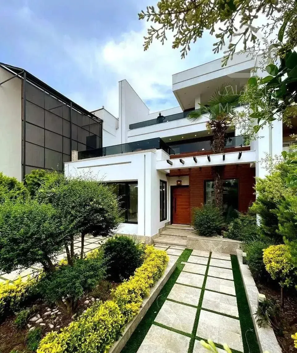 ی ویلا نما مدرن شیک و جنگلی تو ی لوکیشن بی‌نظیر