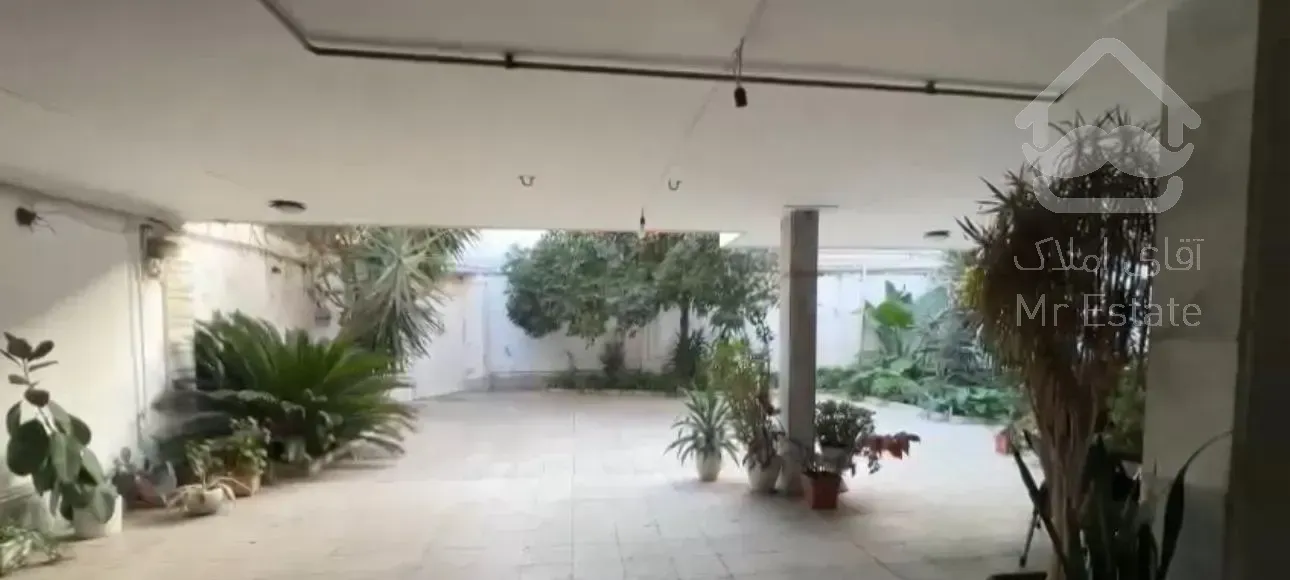 فروش خانه ویلایی ۲۴۰ متری ۳ خوابه