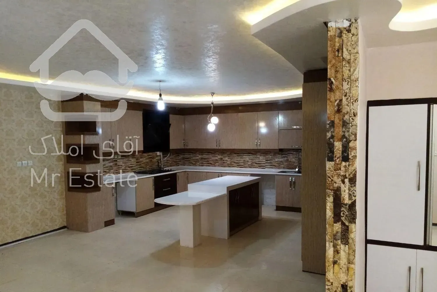 سه طبقه رباط سوم جنب مترو مطهری