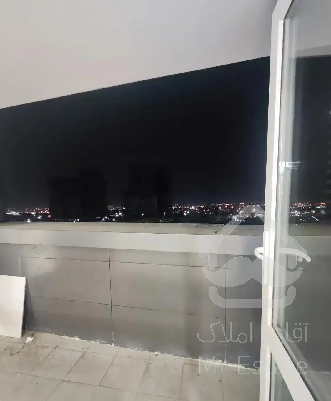 برج 130 متری نوساز کلید نخورده دریاچه چیتگر