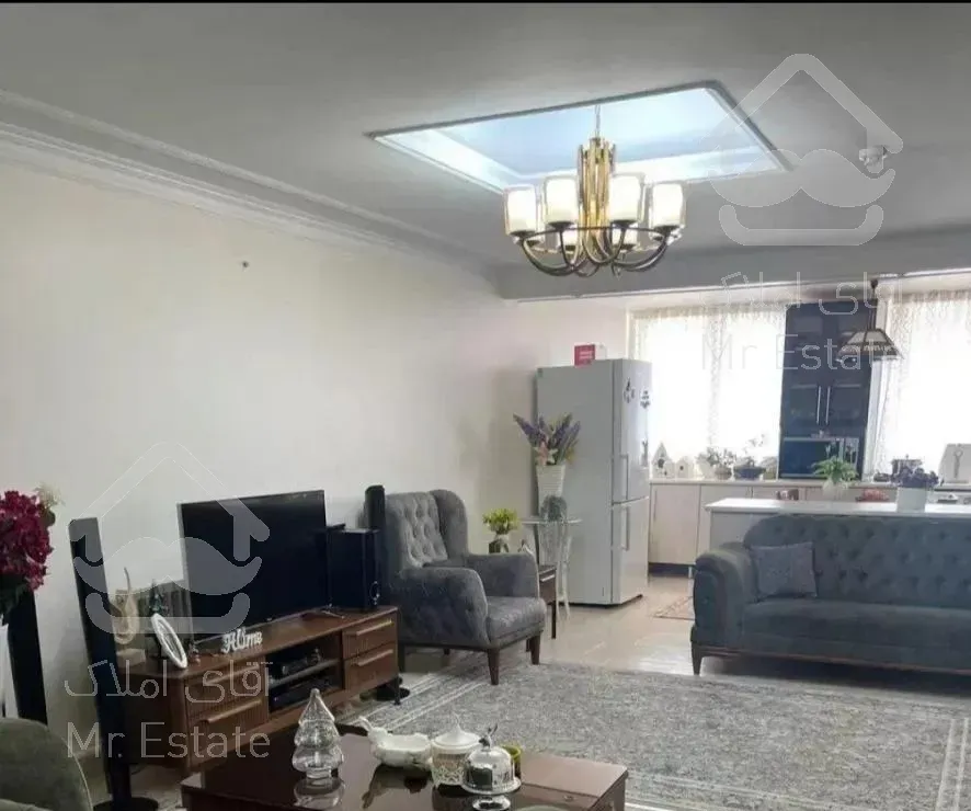 ۷۶ متر / شهرک نفت / خوش نقشه/پارکینگ سندی