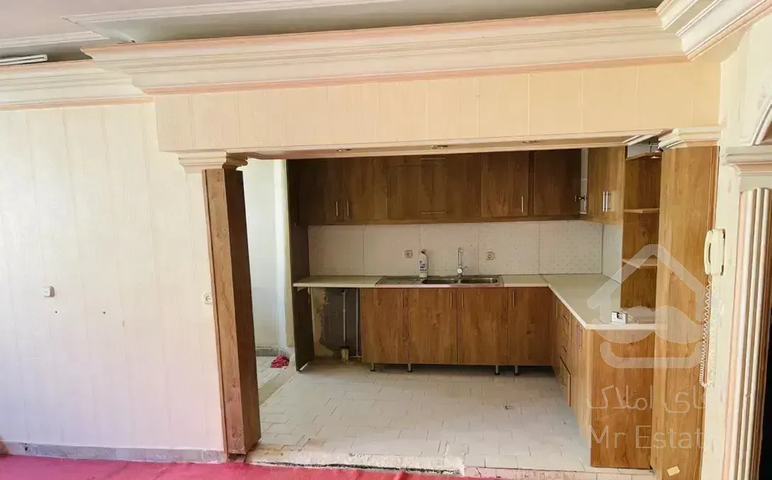 حاشیه وکیل ابادنزدیک مترو۷۶مترآسانسورزیرقیمت منطقه