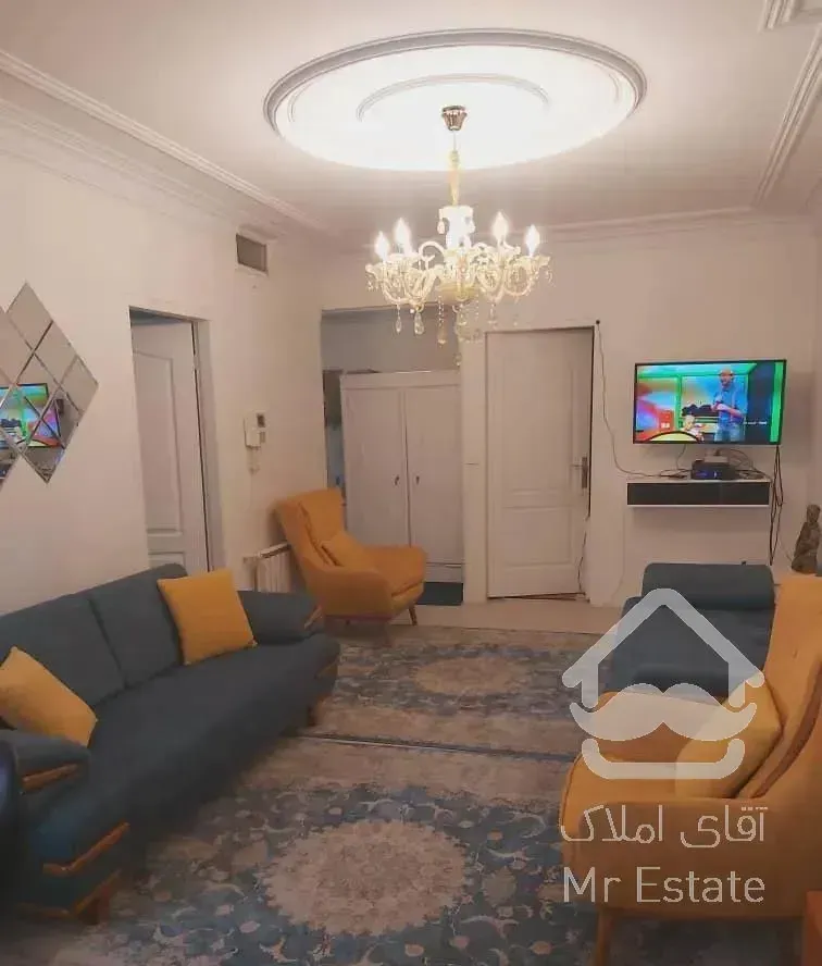 آپارتمان دو خوابه شیک واقع در خیابان دبستان