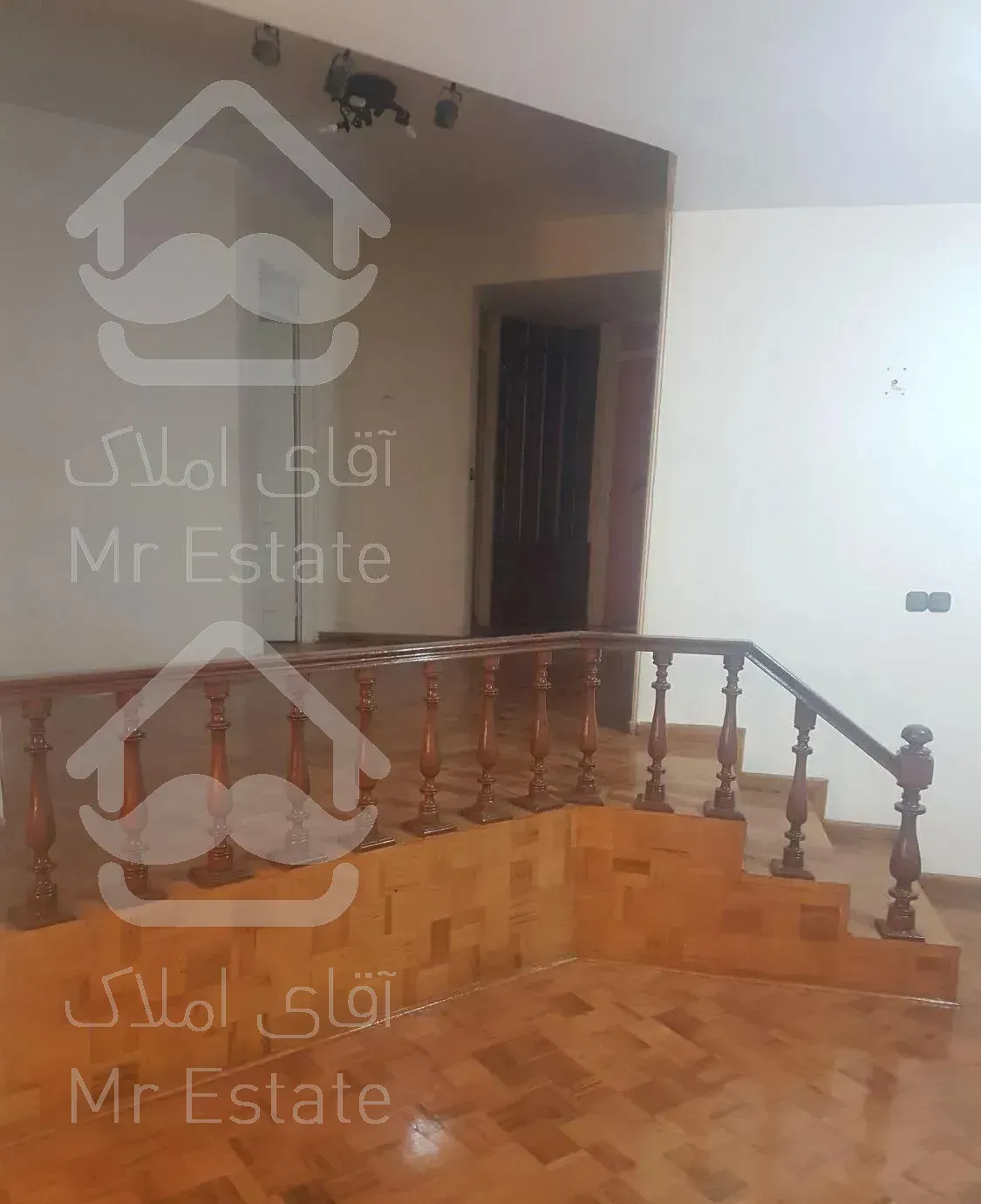 بالای بلوارکشاورز.زرتشت۱۲۵متر۳خوابه تکواحد