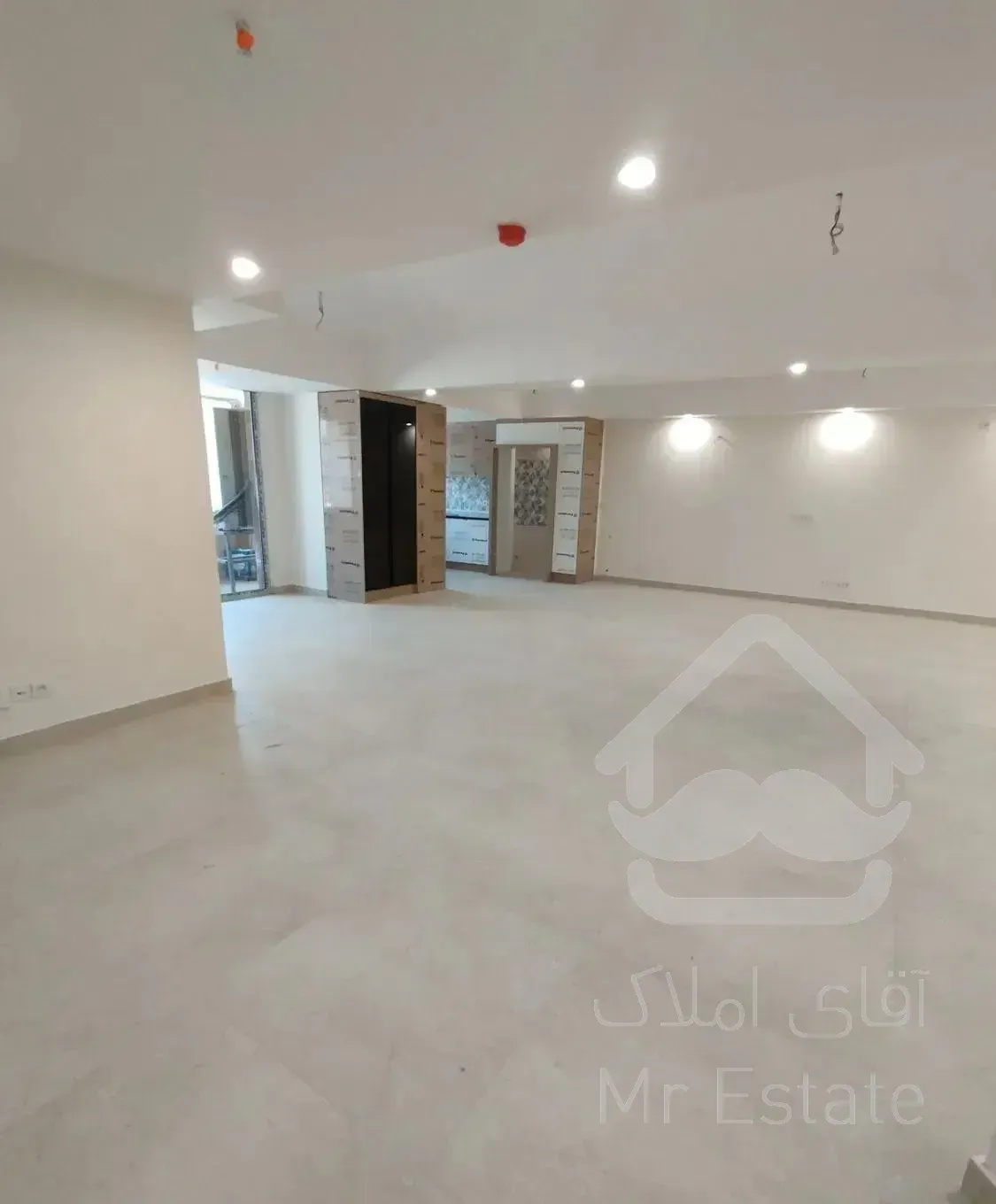 ۱۳۸ متر / نوساز/ غرق نور/ چیتگر/دریاچه