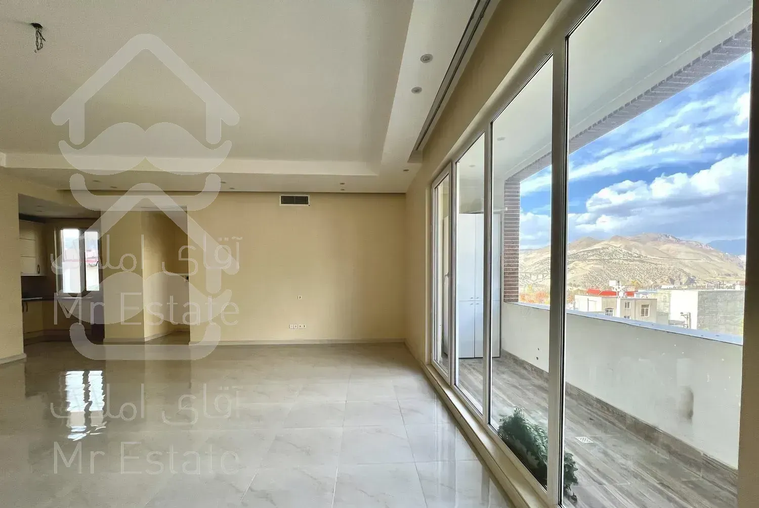 آپارتمان ۱۲۲ متر، دو خواب مستر