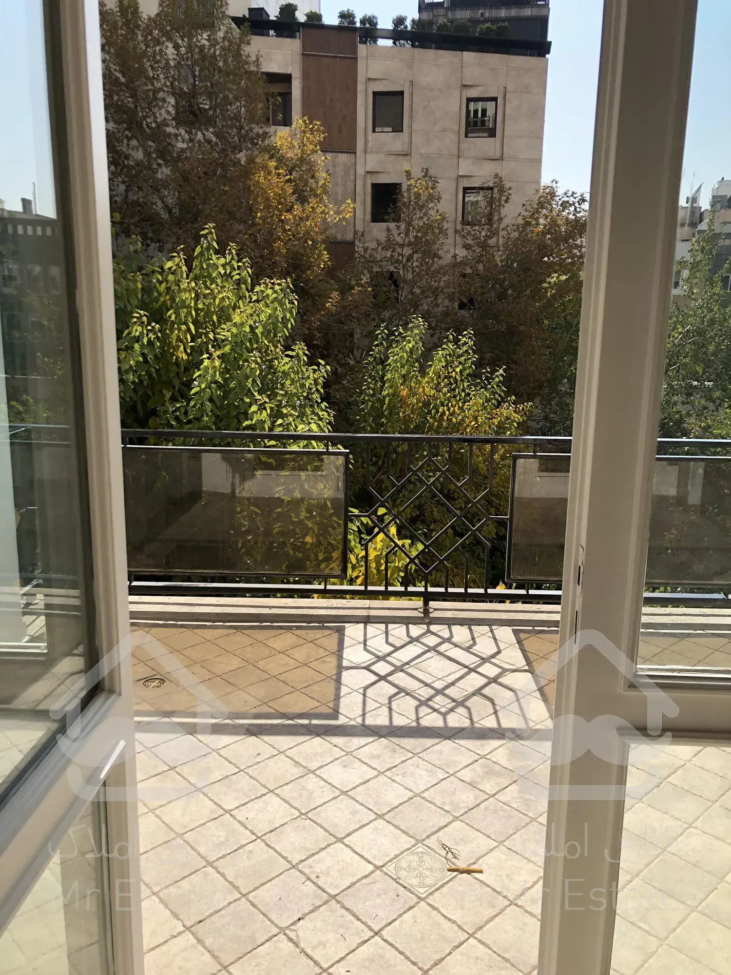 رهن و اجاره آپارتمان ۳۸۵ متری ۵ خوابه فرمانیه