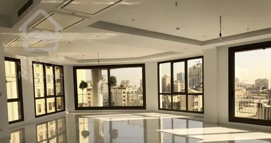 ۱۱۱ متر برند مارکدار اقبال/ویو نیورکی/کلید نخورده