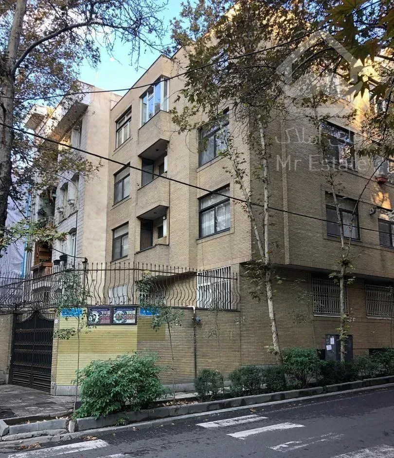 فروش آپارتمان ۱۴۰ متری ۳ خوابه طبقه ۳ در ظفر