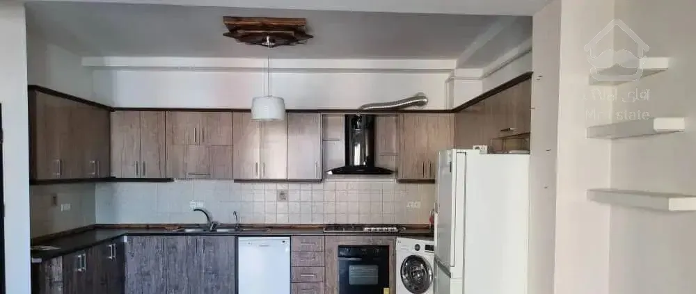 فروش واحد ۹۴ متری در خیابان تهران