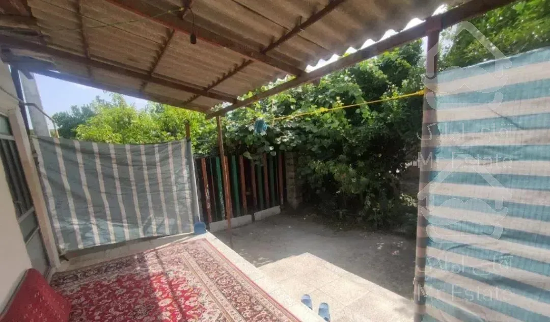 ویلای نعمتی باغچه کوچیک و جنگلی