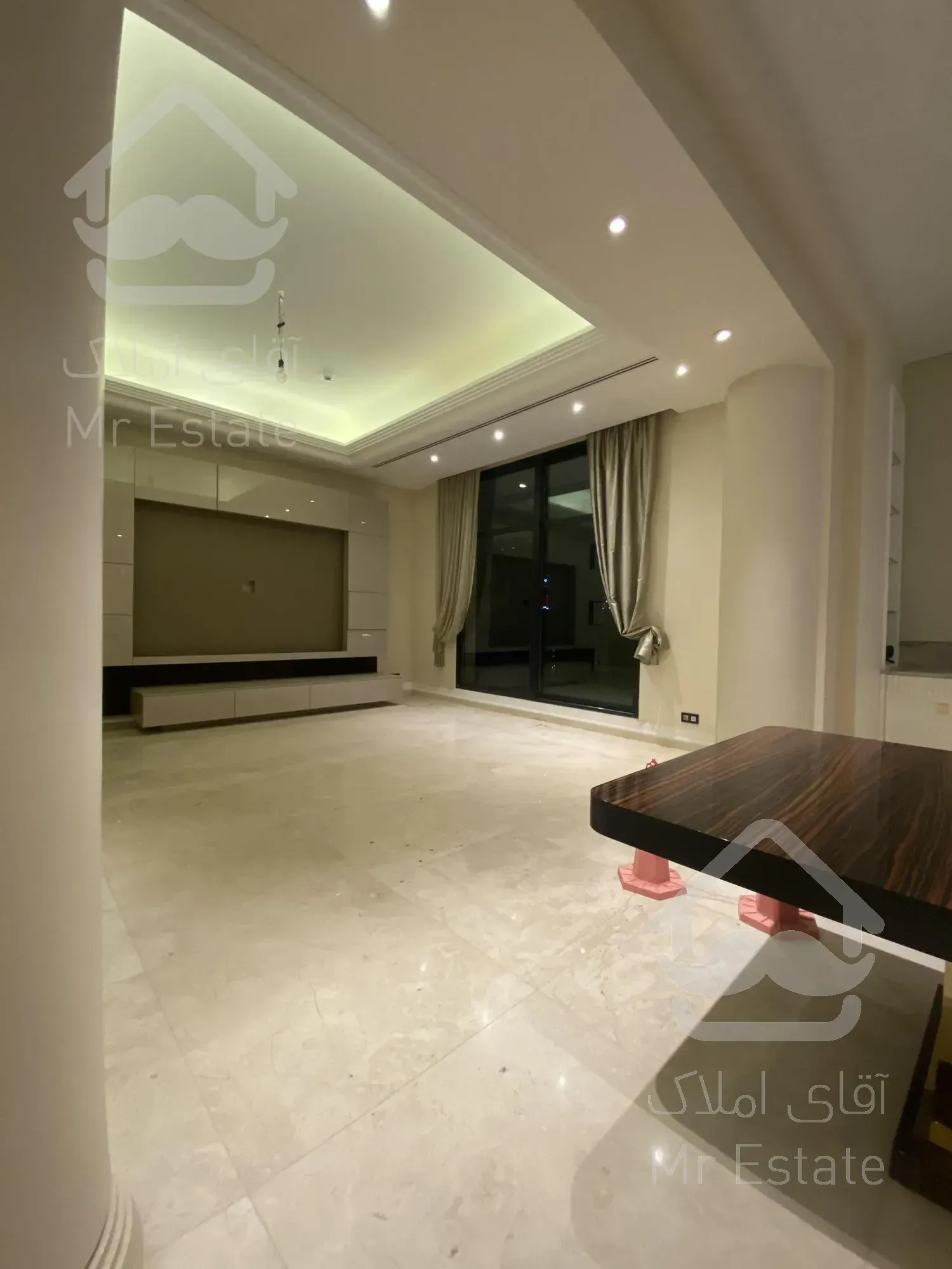 فرشته - فروش ۶۰۰ متر تکواحدی + ۹۰ متر بالکن