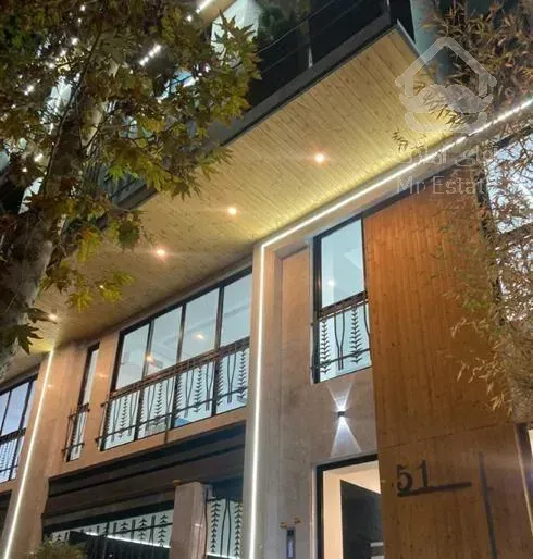 ۱۰۰ متر خوش نقشه زنبق