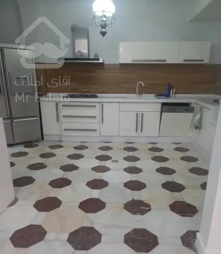 فرشته ۶۰۰متر بر ۱۸