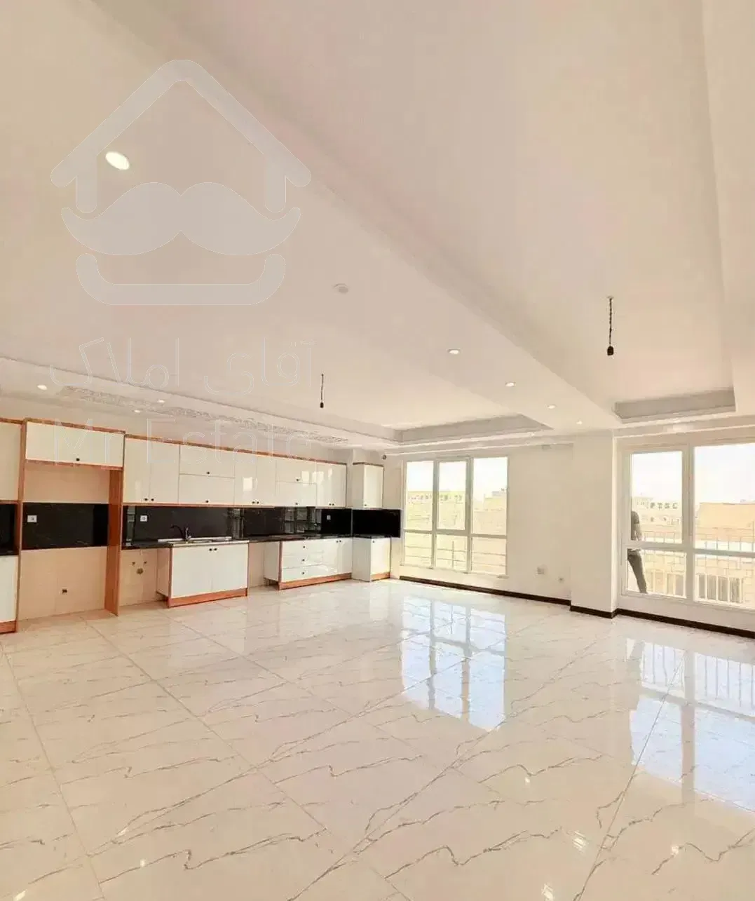 ۱۰۱ متر / سالن پرده خور / تاپ لوکیشن